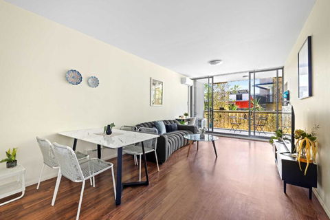 Modern Apt - Free Parking - Convenient Location - Kingaroy Accommodation 2