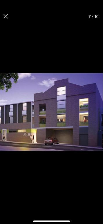 Modern Spacious 3 Bedroom Penthouse In Enmore - Kingaroy Accommodation 1