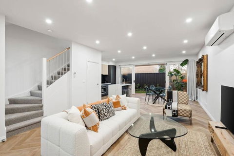 Modern Stylish Home - Walk To Beach - Kingaroy Accommodation 0