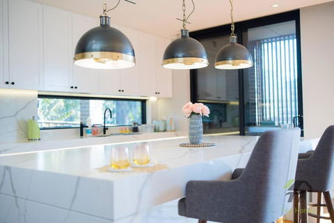 Modern Summer Palace In Epping - Kingaroy Accommodation 1