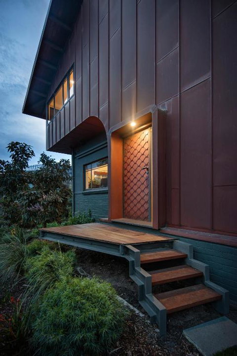 Modern St Kilda Apartment - Kingaroy Accommodation 2