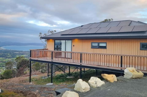 Mount Rumney Escapes Seaview House 1 - Possum House - Kingaroy Accommodation 0