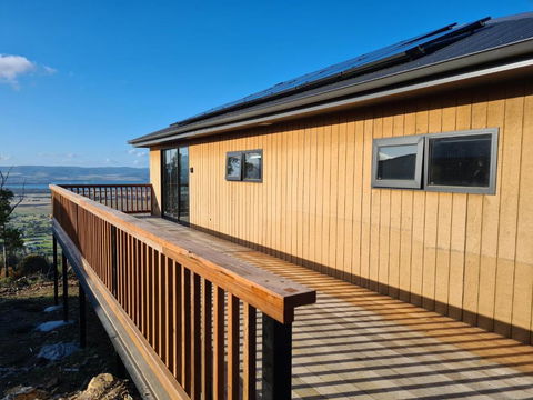 Mount Rumney Escapes - 3 Seaview Wombat House - Kingaroy Accommodation 0