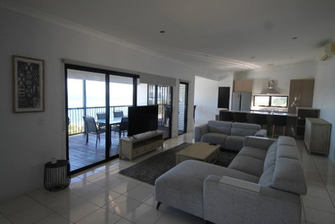 Moreton Magnificent Views - Kingaroy Accommodation 3