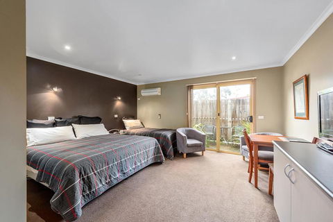 Motel Strahan - Kingaroy Accommodation 1