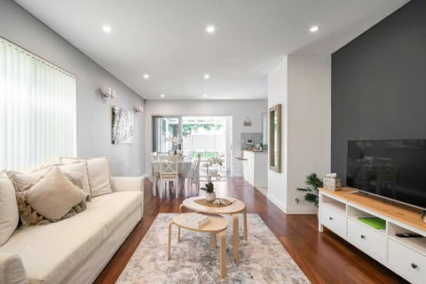 NEW Furnish, 3 Min SYD Airport, 1 Min Walk Beach - Kingaroy Accommodation 3