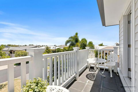 NEW HAVEN - Garden View Balcony - Kingaroy Accommodation 0