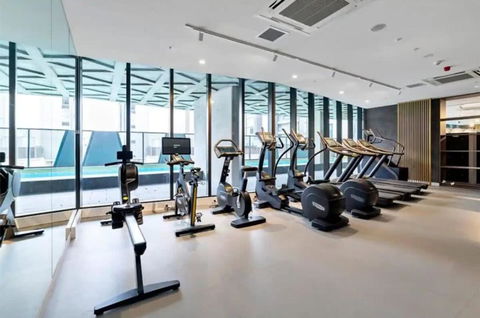 NEW Skyline View Luxury Apt Homey Heart Of ADL - Kingaroy Accommodation 2