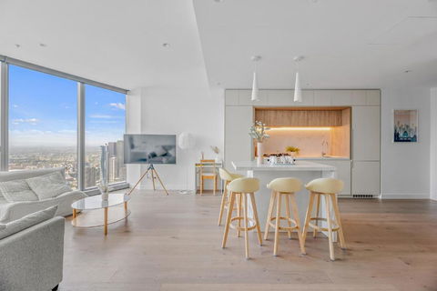 NEW Top Floor L70 CBD Luxury Apt - Kingaroy Accommodation 0