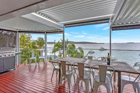 New Property Shimmer Shores Absolute Waterfront Retreat At Fishing Point, Lake Macquarie - Kingaroy Accommodation 2