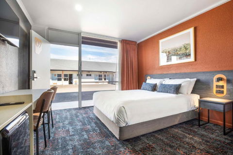 Nightcap At Horse & Jockey Hotel Warwick - Kingaroy Accommodation 0