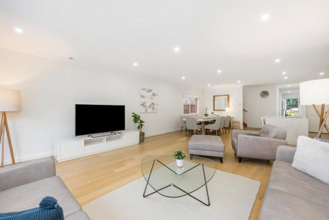Newsom House - Stylish & Elegant Home With 4 King Beds - Kingaroy Accommodation 2