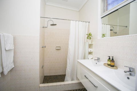 NOR214 - Northstead Coastal Charm - Kingaroy Accommodation 3