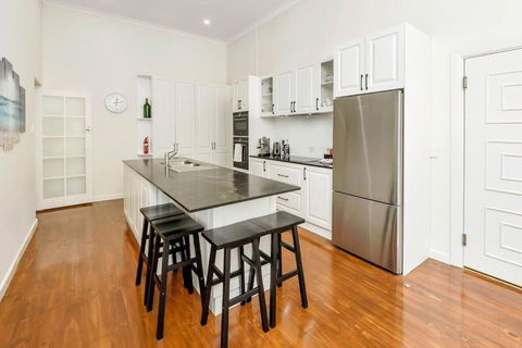 Normanville, Large Historic Three Bedroom Home - Kingaroy Accommodation 2