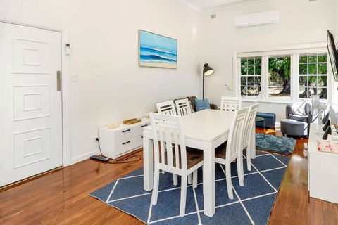 Normanville, Large Historic Three Bedroom Home - Kingaroy Accommodation 3
