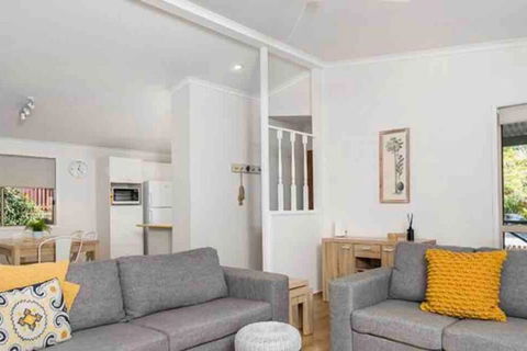 NORTH BYRON BEACH HOUSE Surf Sun Sand - Kingaroy Accommodation 1