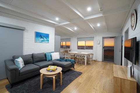OCEA84 - Quinns Beach Shack: Ocean Views - Kingaroy Accommodation 0