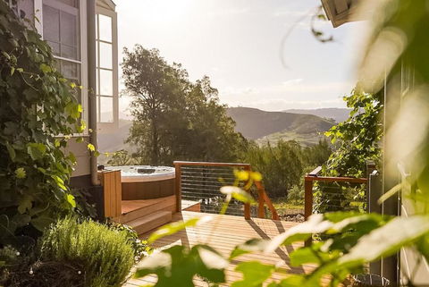 Olive Hill Spa, Views & Home Cinema - Kingaroy Accommodation 0