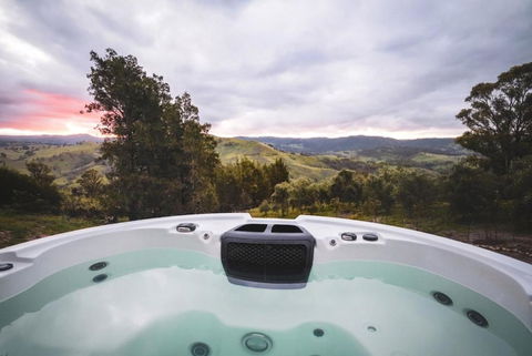Olive Hill Spa, Views & Home Cinema - Kingaroy Accommodation 1
