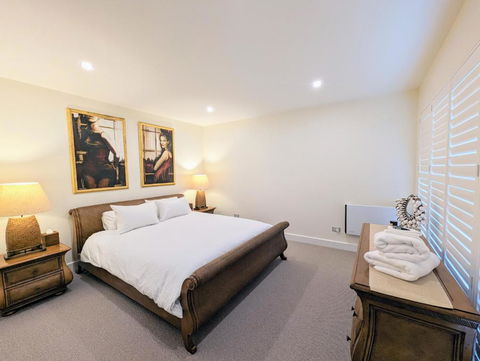 ONE Luxury Apartment - Kingaroy Accommodation 2