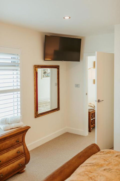 ONE Luxury Apartment - Kingaroy Accommodation 3