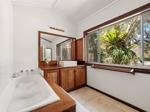 Orchard Homestead Countryside Retreat - Kingaroy Accommodation 3