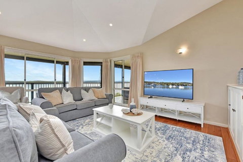 Overlook Nook - The Best Views In The Area - Kingaroy Accommodation 3