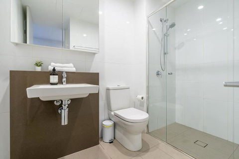 Parliamentary Triangle 1BR Apartment - Kingaroy Accommodation 3