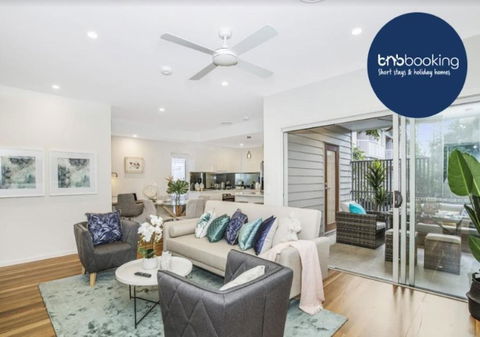 Park Avenue Townhouse Retreat Brisbane Sleeps 10 - Kingaroy Accommodation 0