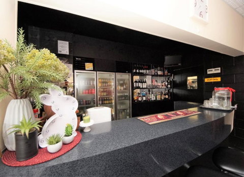 Parkside Motel Ayr - Kingaroy Accommodation 2