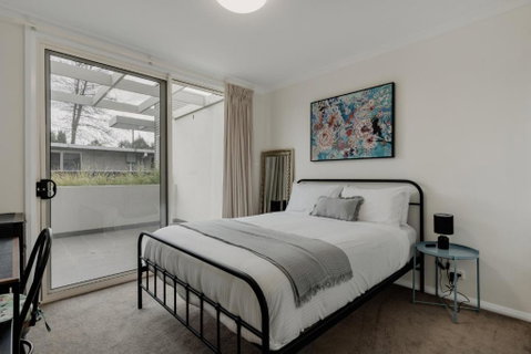 Peaceful 1-Bed Apartment Close To Lonsdale St - Kingaroy Accommodation 2