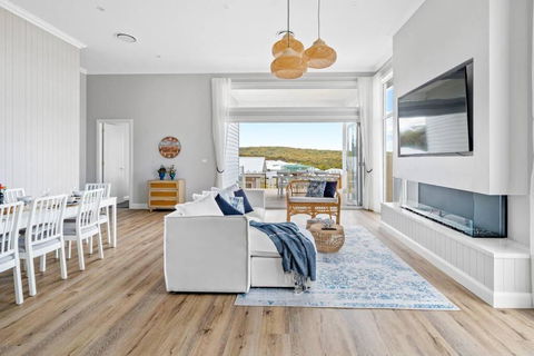 Playa Azul-Beach House On Catherine Hill Bay And Moonee Beach - Kingaroy Accommodation 2