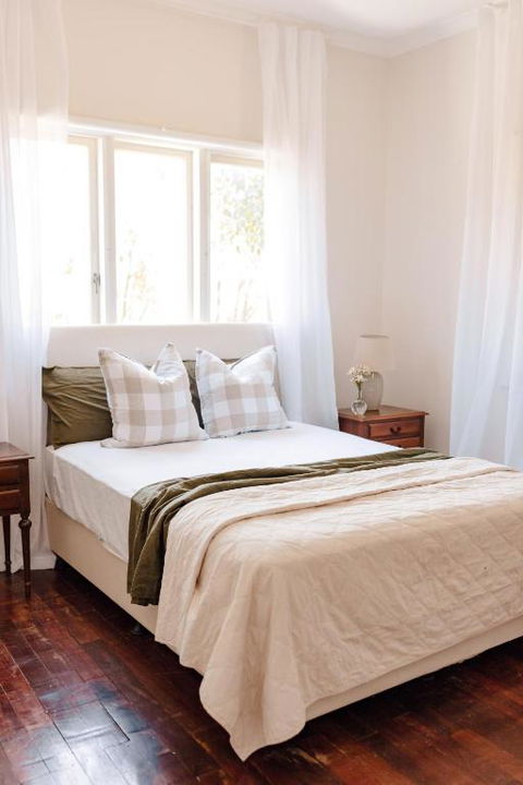 Pet Friendly Family Home In Bluff Point - Kingaroy Accommodation 1