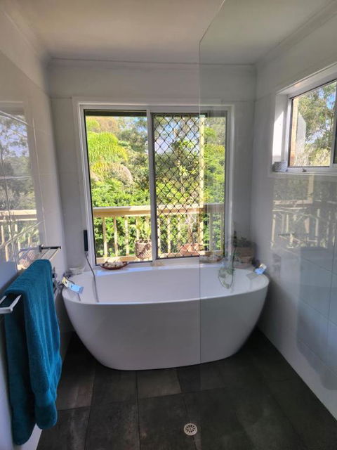 Poinciana Room - Kingaroy Accommodation 2