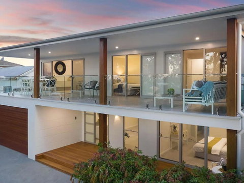 Perfect Beachhouse Lakes Surf At Your Feet - Kingaroy Accommodation 2