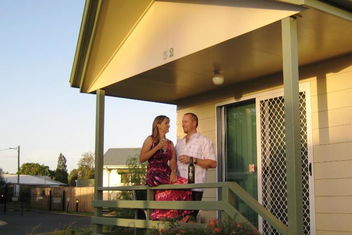 PepperTree Cabins, Kingaroy with Kingaroy Accommodation