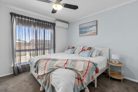Percys Beach House Moonta Bay - Kingaroy Accommodation 3