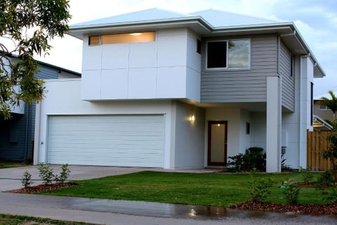 Petrie Beach Holiday Home - Kingaroy Accommodation 0