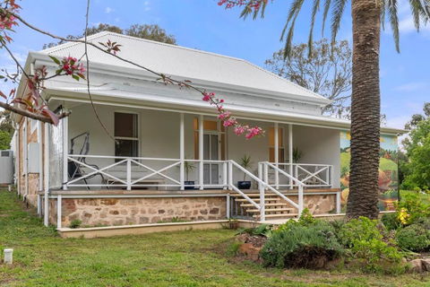 Piambong House - Kingaroy Accommodation 0