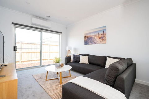 PIPER Modern Home Walk To Beach Shops Parks - Kingaroy Accommodation 3