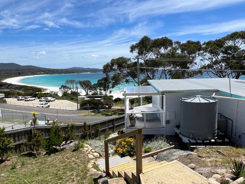 PIPI SHACK - Iconic Waterfront Shack Binalong Bay - Kingaroy Accommodation 1