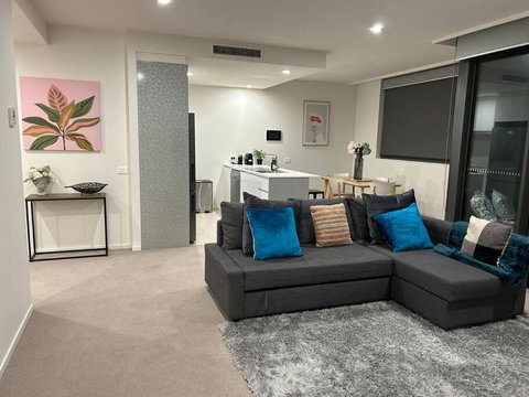 Plush Apartment On Mort - Kingaroy Accommodation 0