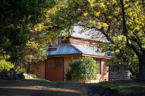Poets Ode Featuring The Donkey Shed Theatre - Kingaroy Accommodation 0