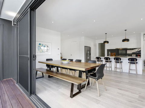 Pool And Spa - 300m Walk To Beach - Kingaroy Accommodation 3