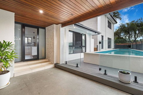 Pool House Hideaway - Kingaroy Accommodation 0