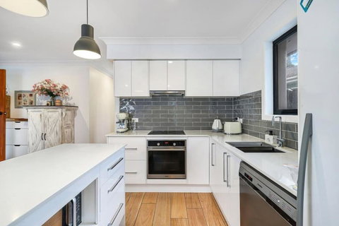 Pool House Hideaway - Kingaroy Accommodation 2