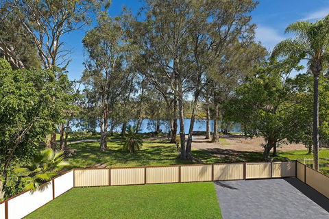Poolside At Costa - Kingaroy Accommodation 3