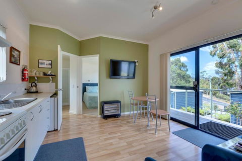 Port Huon Cottages - Kingaroy Accommodation 2