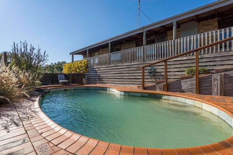 Port Philip Panorama - Bayview Retreat And Pool Bliss - Kingaroy Accommodation 2