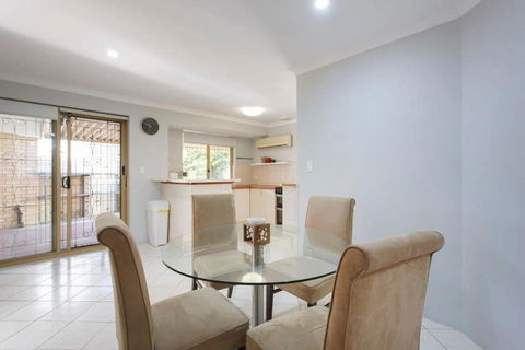 Private Room In St James - Kingaroy Accommodation 2
